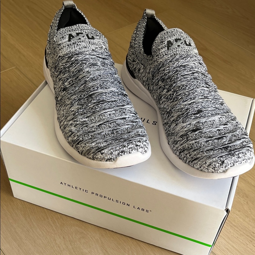 APL Women’s Techloom Wave Heather Grey/Black/White Athletic Shoes